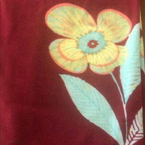 Woman’s lularoe leggings